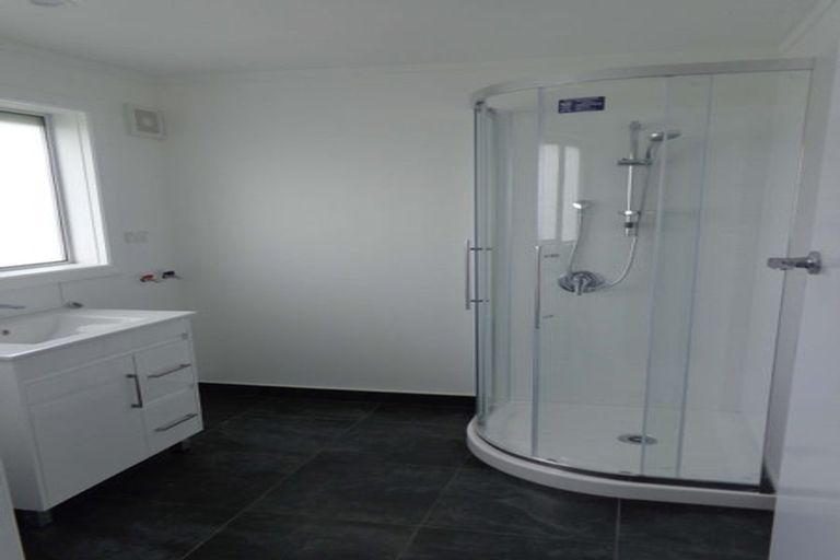 Photo of property in 96 Chislehurst Street, Henderson, Auckland, 0612