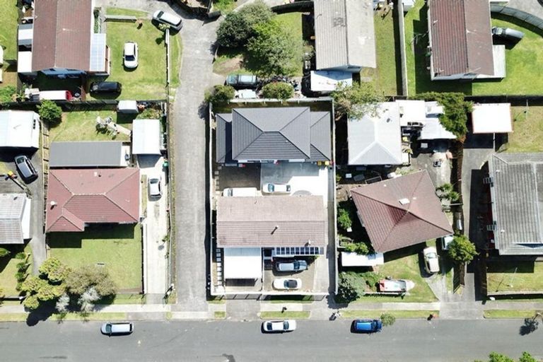 Photo of property in 21a Frobisher Way, Clendon Park, Auckland, 2103