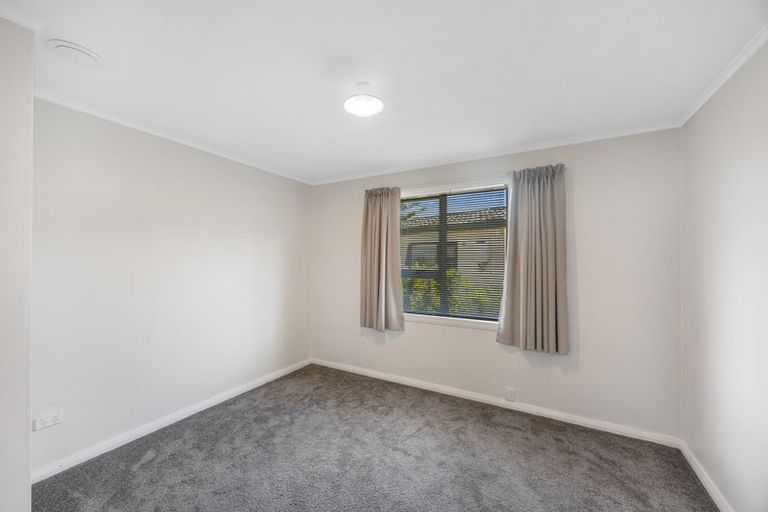 Photo of property in 4 Pekanga Road, Normandale, Lower Hutt, 5010