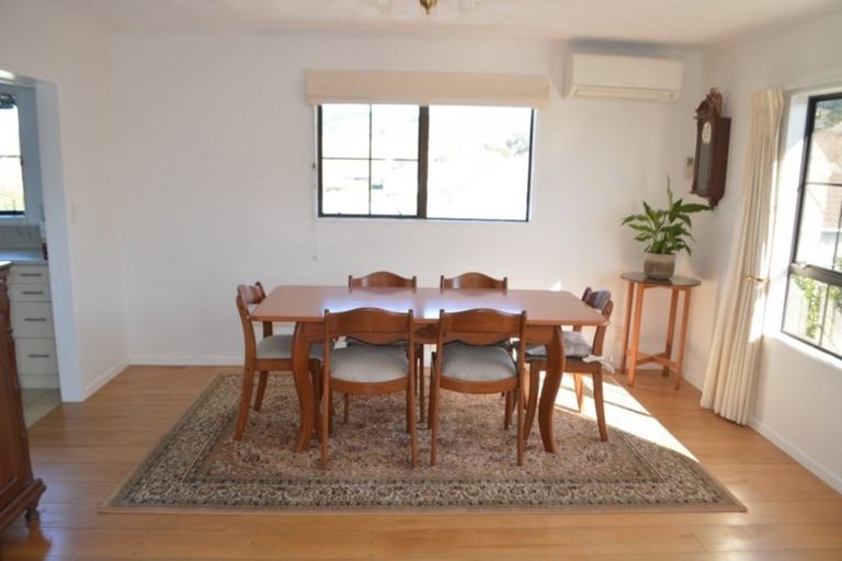 Photo of property in 94 Oxford Street, Tawa, Wellington, 5028