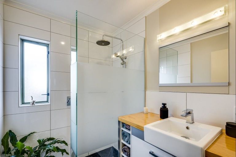 Photo of property in 205b Grove Road, Mayfair, Hastings, 4122