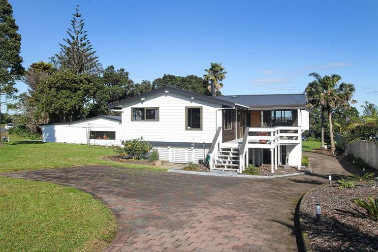 Photo of property in 100 Wharf Road, Clarks Beach, Pukekohe, 2679