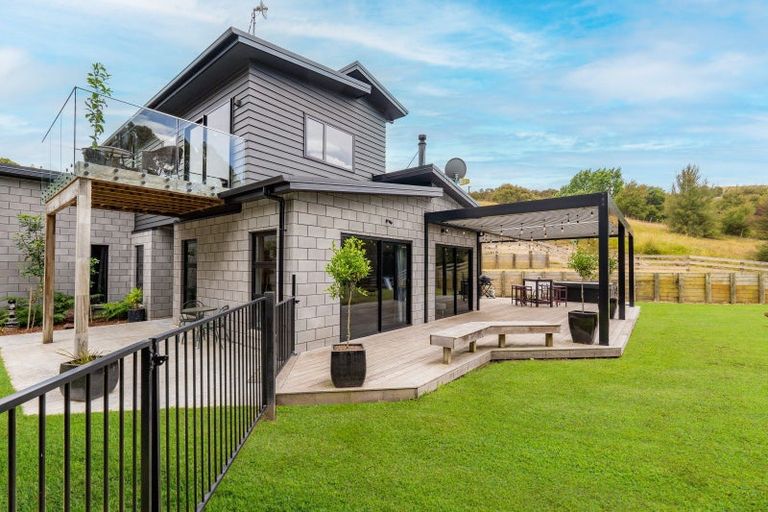 Photo of property in 86 Seafield Road, Eskdale, Napier, 4182