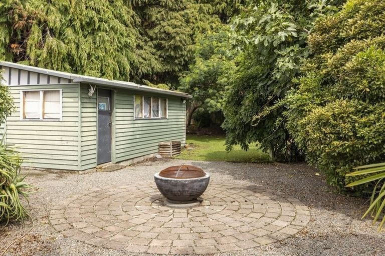Photo of property in 116 Hine Road, Wainuiomata, Lower Hutt, 5014