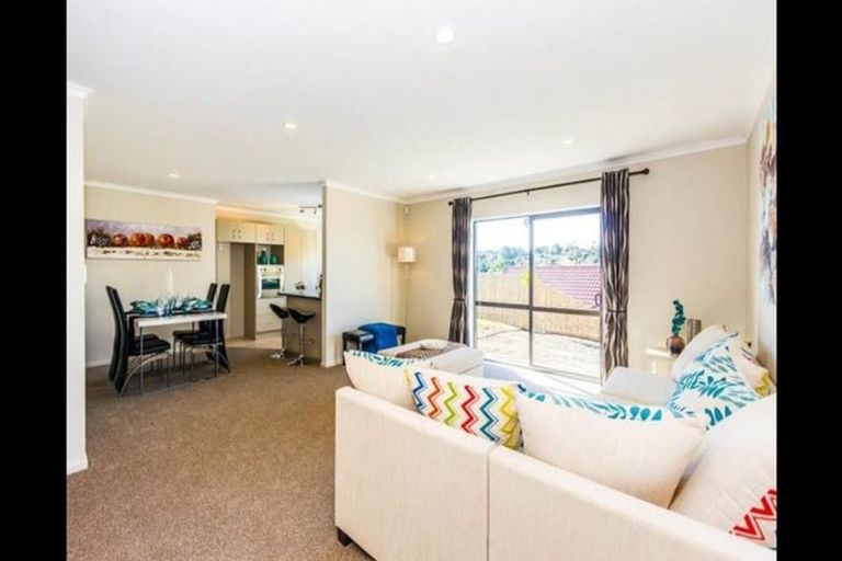 Photo of property in 225 Triangle Road, Massey, Auckland, 0614