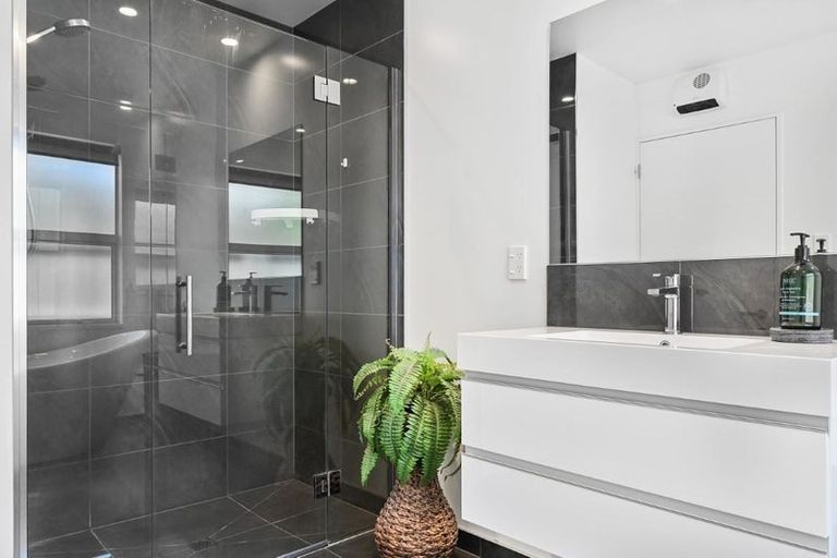 Photo of property in 18 Taiore Crescent, Marshland, Christchurch, 8083