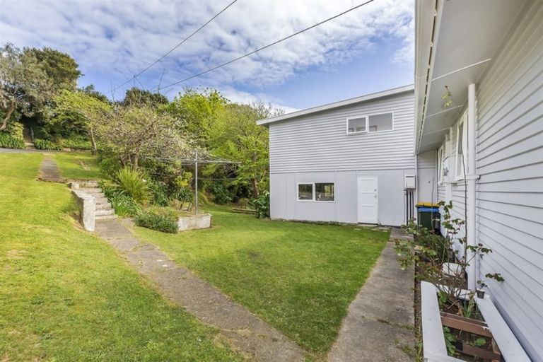 Photo of property in 70 Mana View Road, Paremata, Porirua, 5026