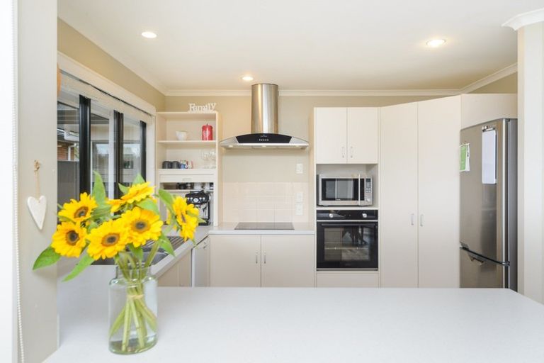 Photo of property in 135 Summerhill Drive, Fitzherbert, Palmerston North, 4410