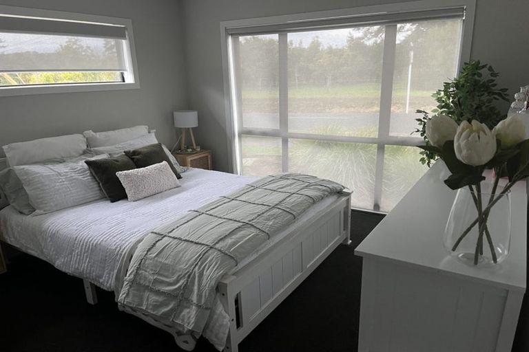 Photo of property in 35 Nobilo Road, Kumeu, 0810