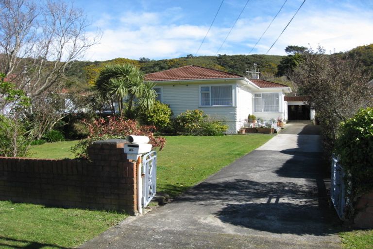Photo of property in 49 Westminster Road, Wainuiomata, Lower Hutt, 5014