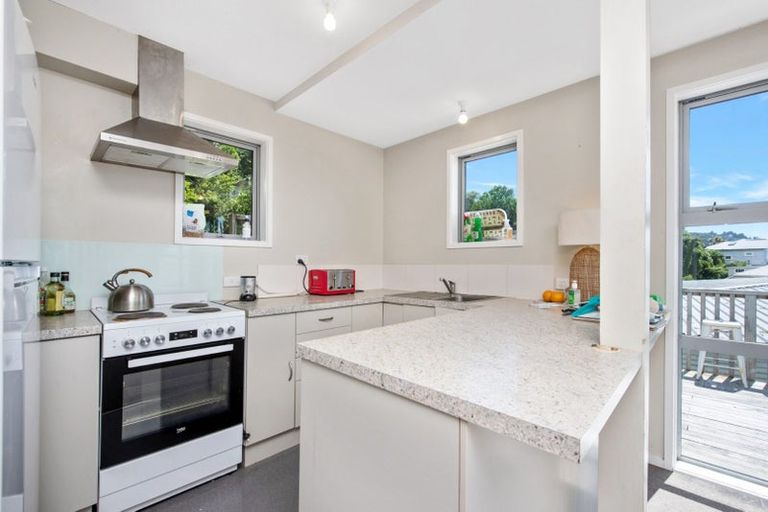 Photo of property in 18 Norna Crescent, Kelburn, Wellington, 6012