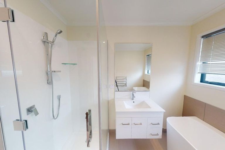 Photo of property in 30 Silicon Way, Fitzherbert, Palmerston North, 4410