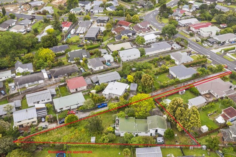 Photo of property in 139 View Road, Sunnyvale, Auckland, 0612