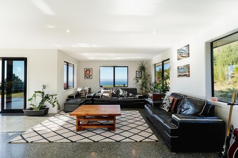 Photo of property in 47 Tunnel Beach Road, Blackhead, Dunedin, 9076