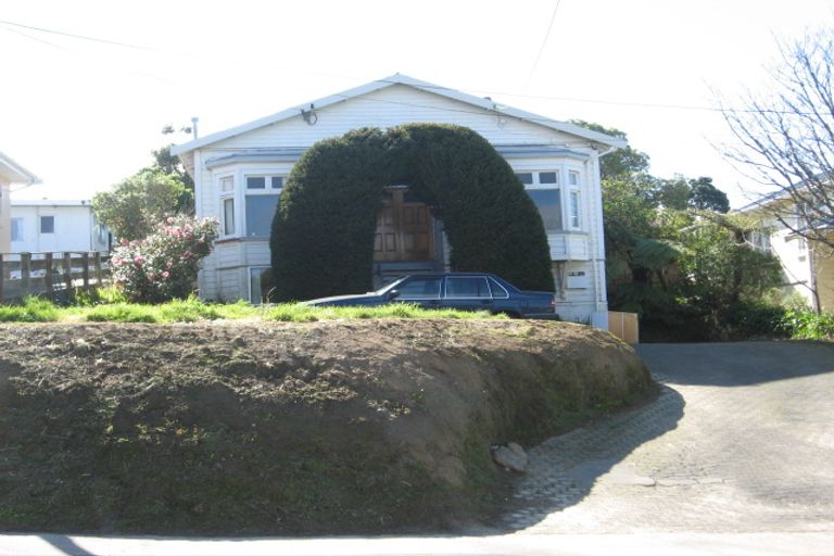 Photo of property in 5 Ngaio Gorge Road, Ngaio, Wellington, 6035