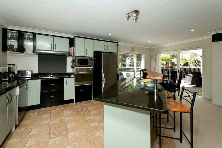 Photo of property in 31 Cricklade Terrace, Windsor Park, Auckland, 0632
