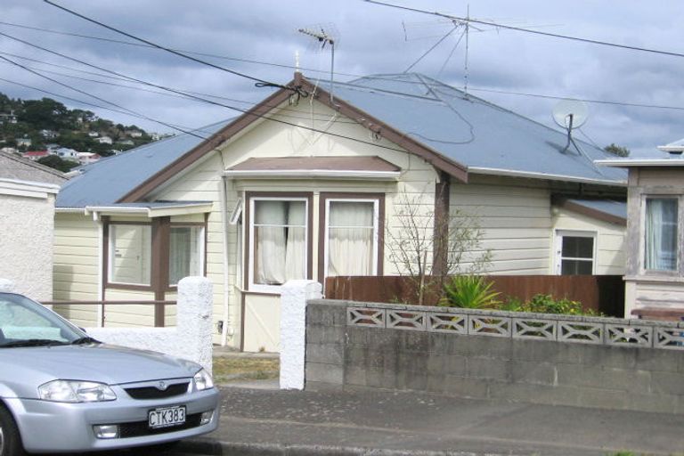 Photo of property in 7 Murray Street, Island Bay, Wellington, 6023