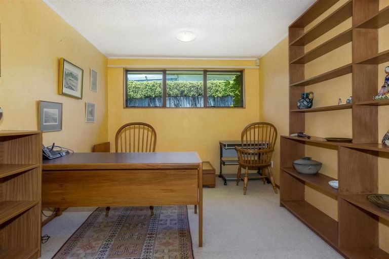Photo of property in 12 Observatory Close, Whitby, Porirua, 5024