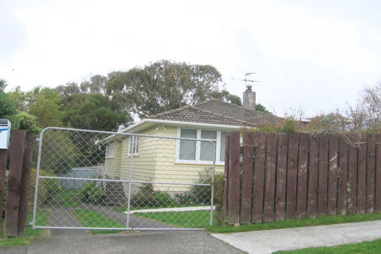 Photo of property in 16 Desert Gold Street, Ascot Park, Porirua, 5024