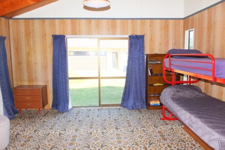 Photo of property in 10 Trafalgar Street, Foxton Beach, Foxton, 4815