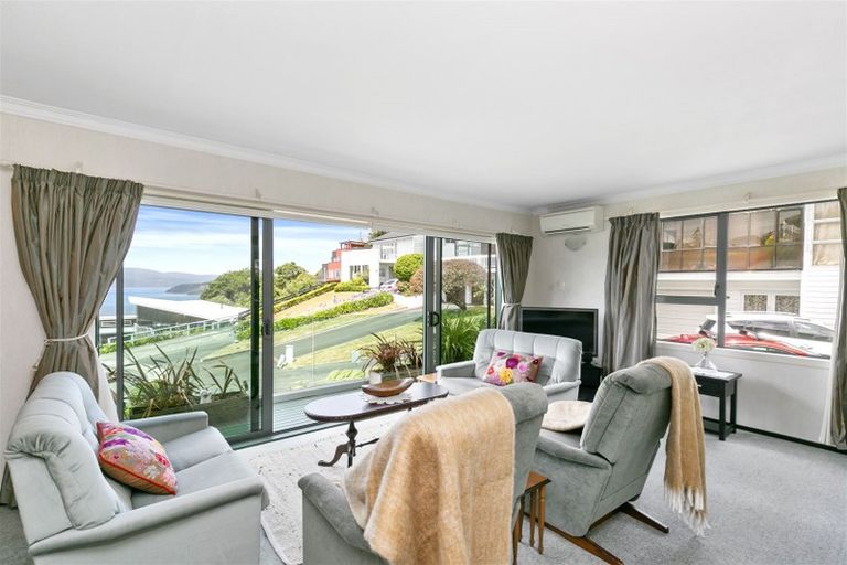 Photo of property in 2/76 Lohia Street, Khandallah, Wellington, 6035