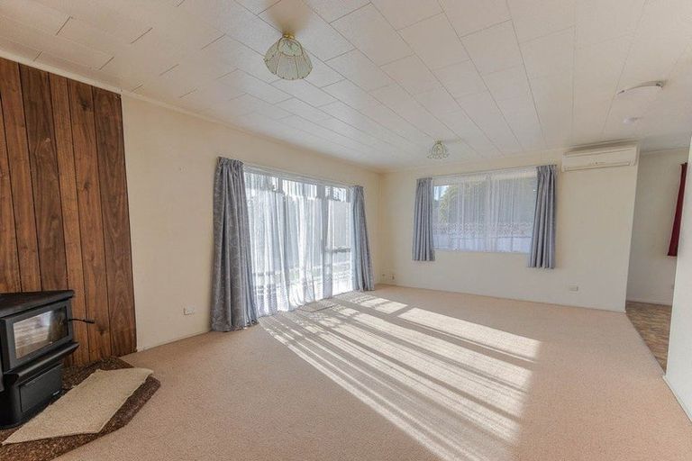 Photo of property in 25 Barton Street, Marton, 4710