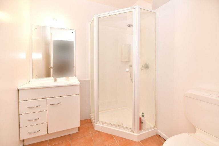 Photo of property in 1/62 Fernhill Way, Oteha, Auckland, 0632