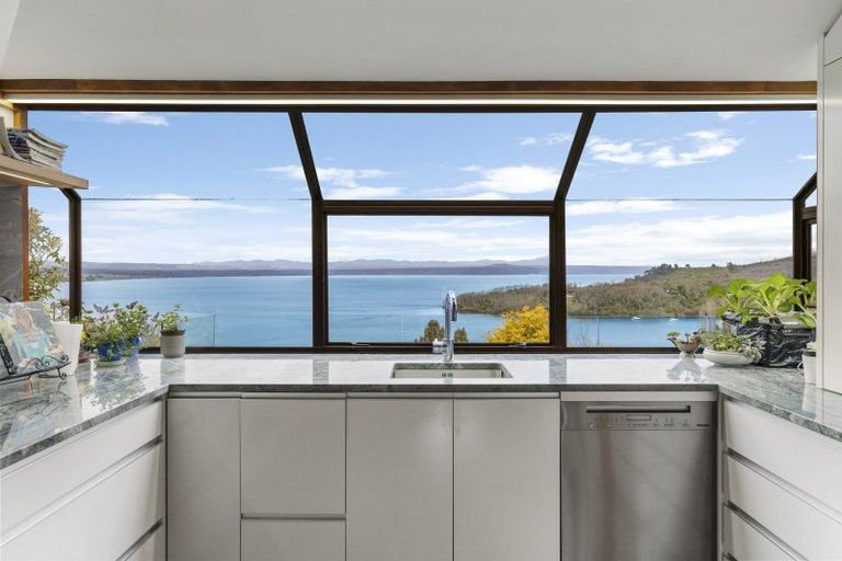 Photo of property in 39 Wakeman Road, Acacia Bay, Taupo, 3330