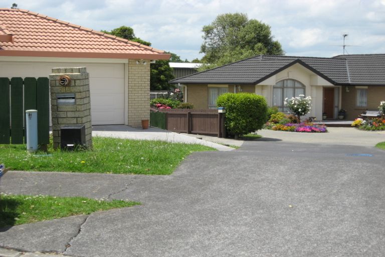Photo of property in 8a Oakwood Place, Pukekohe, 2120