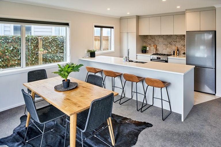 Photo of property in 33 Henrietta Maxwell Grove, Wainuiomata, Lower Hutt, 5014