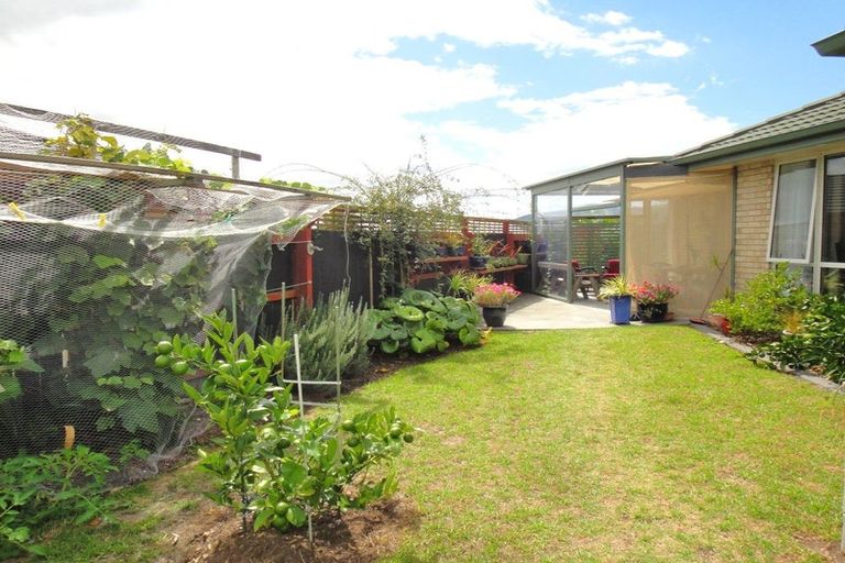 Photo of property in 4 Wai Place, One Tree Point, 0118