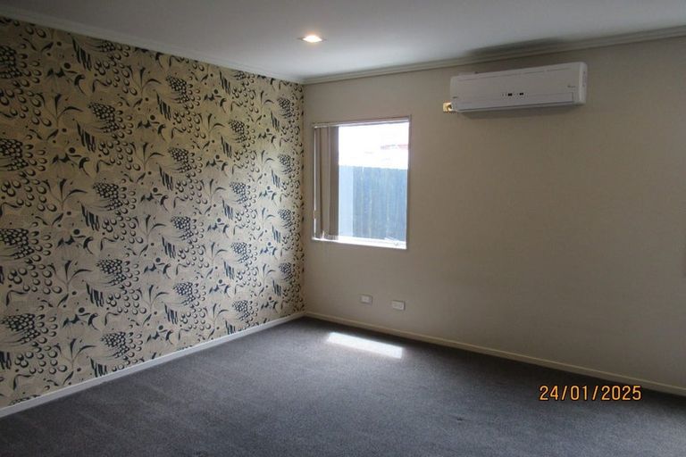 Photo of property in 4313a Great North Road, Glendene, Auckland, 0602