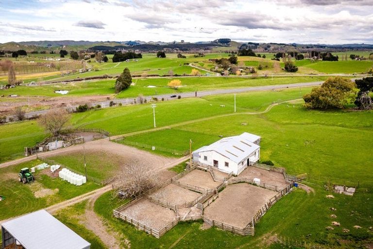 Photo of property in 210 Ongaonga Road, Waipawa, 4272