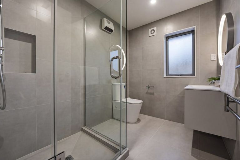 Photo of property in 72a Sycamore Drive, Sunnynook, Auckland, 0620