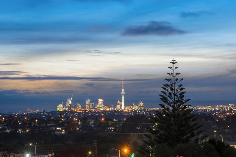 Photo of property in 5 Hartley Terrace, Massey, Auckland, 0614