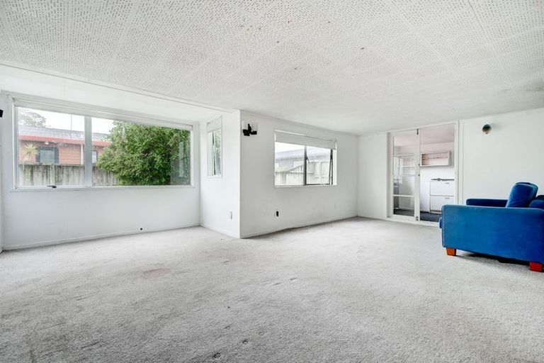 Photo of property in 141 Centreway Road, Orewa, 0931