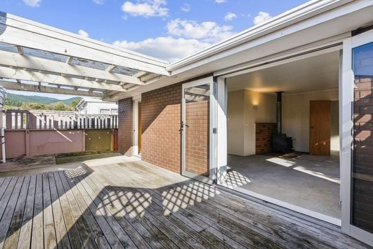 Photo of property in 28 Kapiti Road, Paraparaumu, 5032