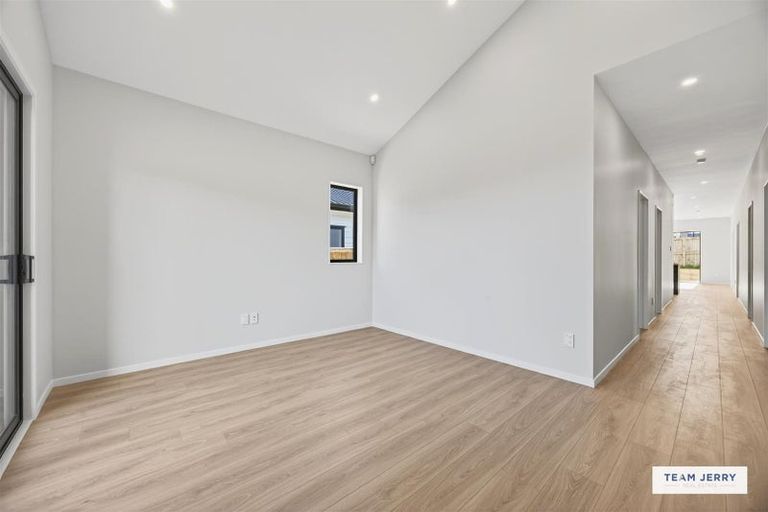 Photo of property in 13 Huringa Road, Karaka, Papakura, 2113