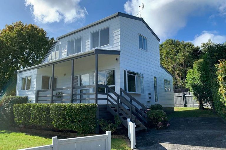 Photo of property in 2/12 Taynith Place, Glenfield, Auckland, 0629