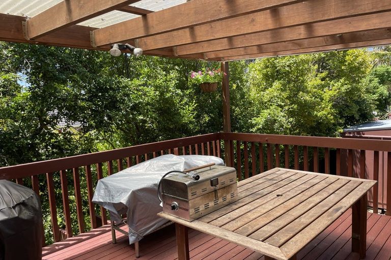 Photo of property in 255 Golf Road, Titirangi, Auckland, 0604