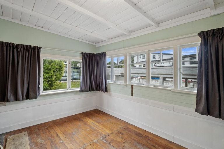 Photo of property in 319 Beach Road, Campbells Bay, Auckland, 0630