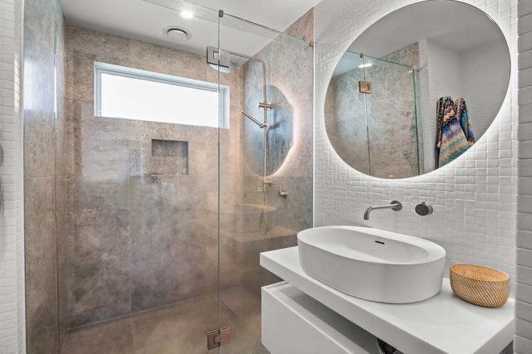 Photo of property in 96 Marine Parade, Mount Maunganui, 3116