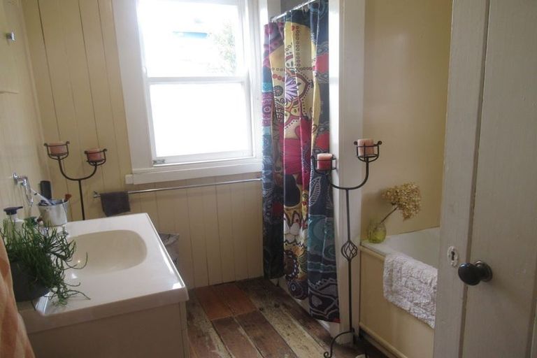 Photo of property in 61 Fergusson Street, Woodville, 4920