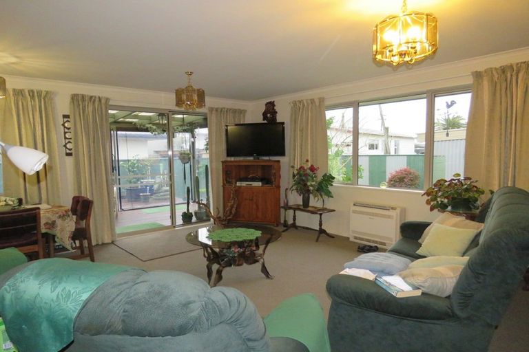 Photo of property in 37 Menzies Street, Westport, 7825