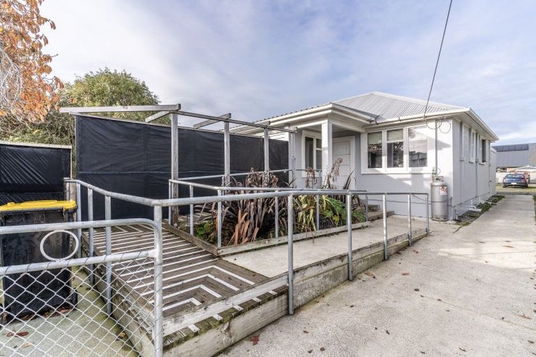 Photo of property in 15 Queen Street, Winton, 9720