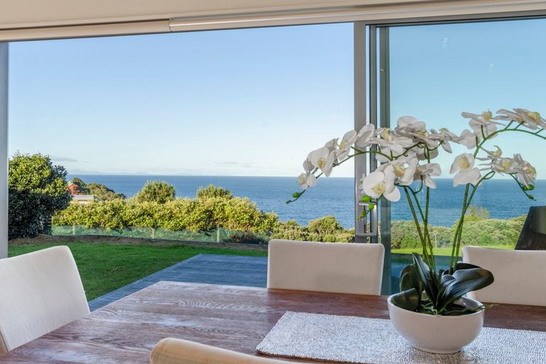 Photo of property in 22 Wonderview Road, Leigh, 0985