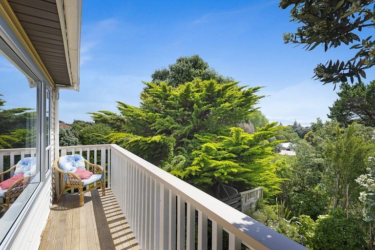 Photo of property in 11 Horomona Road, Paekakariki, 5034
