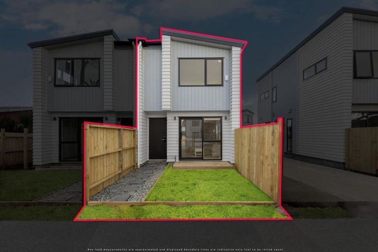 Photo of property in 62 Peninsula Road, Mangere, Auckland, 2022