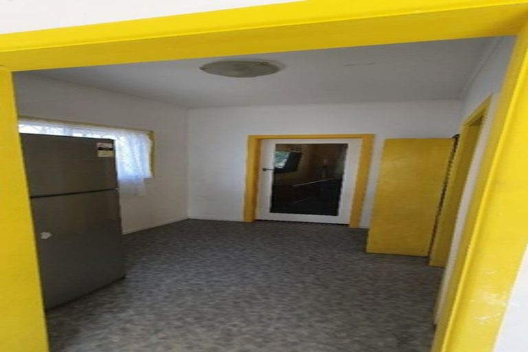 Photo of property in 385 West Coast Road, Glen Eden, Auckland, 0602