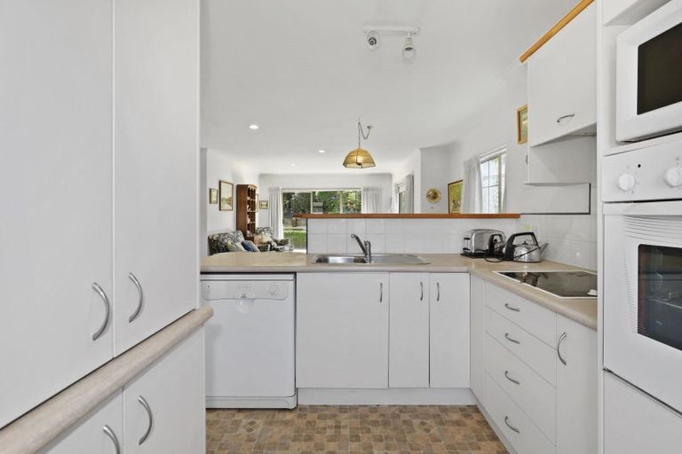 Photo of property in 19 Lakeridge Close, Rangatira Park, Taupo, 3330